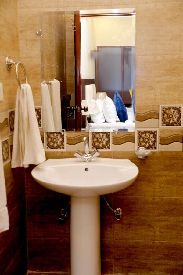 Hotel Noor Plaza Lahore Buitenkant foto
