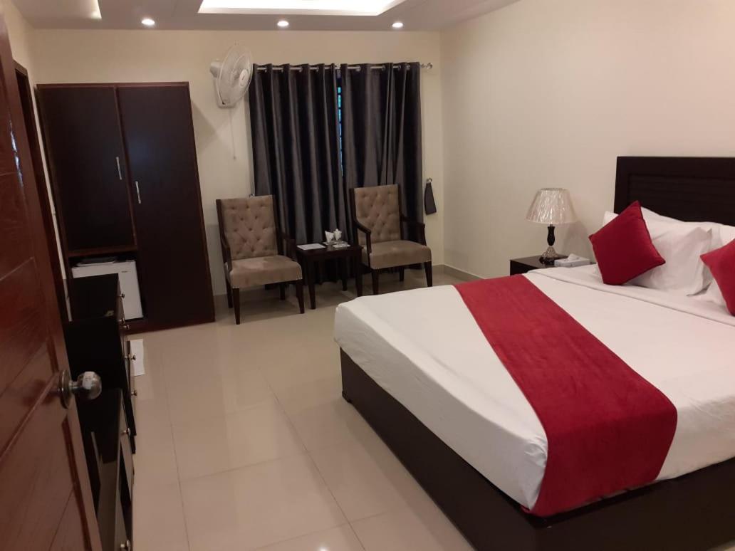 Hotel Noor Plaza Lahore Kamer foto